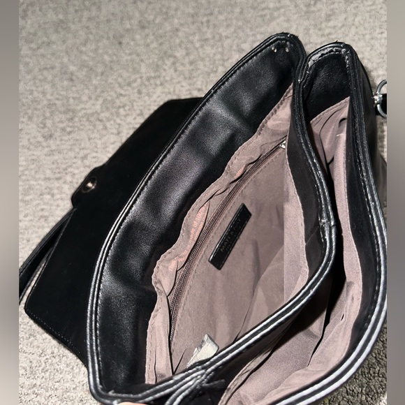 Matt & Nat Bag - Ito Crossbody Purse - Loom Collection - Black - Picture 6 of 16